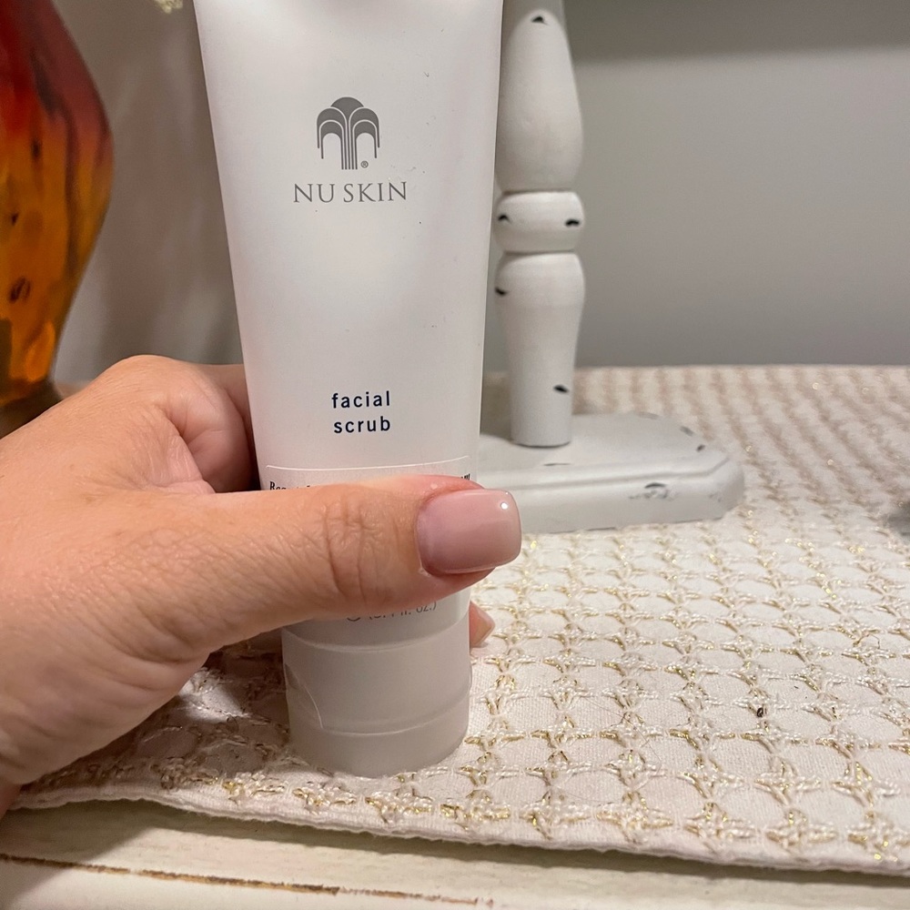 NuSkin Facial Scrub